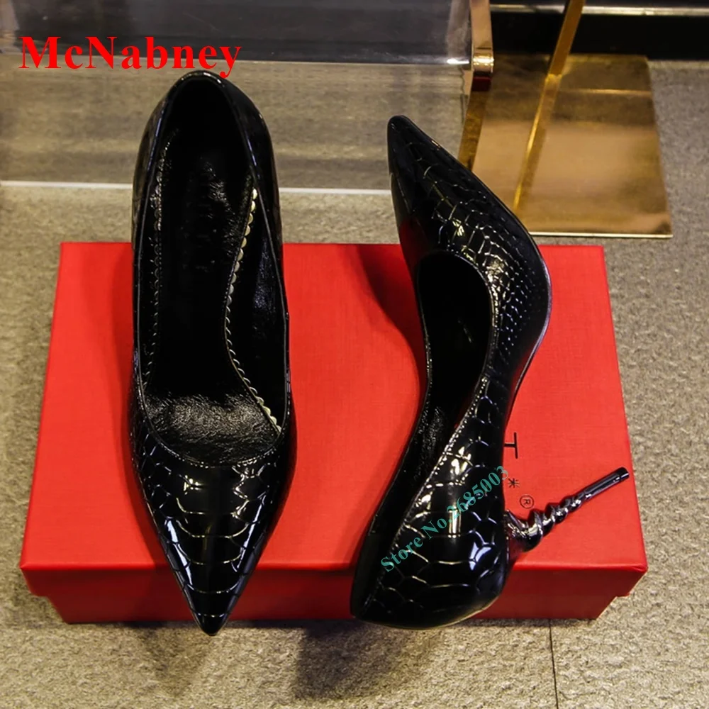 Туфли-лодочки женские на шпильке, заостренный носок, без застежки, пикантная дизайнерская обувь для свадьбы, вечеринки, однотонные, с камнем...
Туфли-лодочки женские на шпильке, заостренный носок, без застежки, пикантная дизайнерская обувь для свадьбы, вечеринки, однотонные, с камнем...