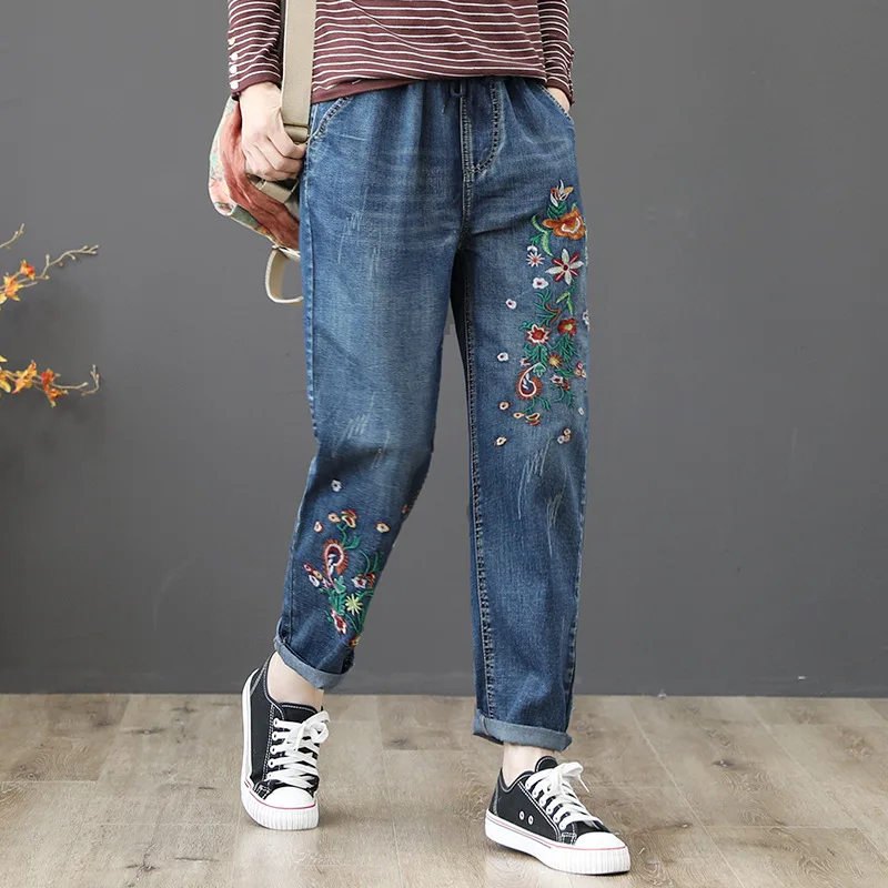 Plus Size M-3XL Women's Floral Embroidery Jeans Casual Elastic Waist Vintage Female Denim Pants
Plus Size M-3XL Women's Floral Embroidery Jeans Casual Elastic Waist Vintage Female Denim Pants