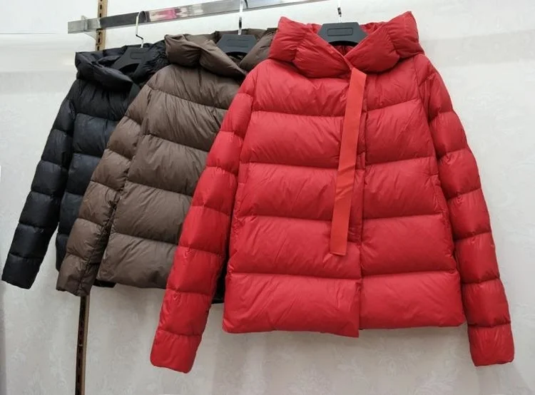 white 2021 duck winter lightweight down warm hooded bread short thickened down jacket women
white 2021 duck winter lightweight down warm hooded bread short thickened down jacket women