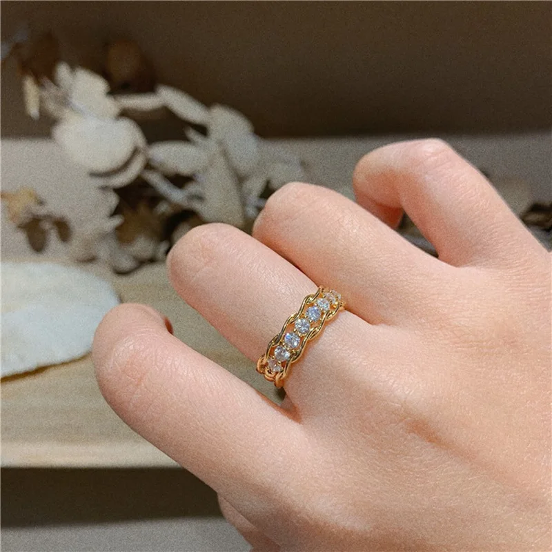 Trendy Shiny Cubic Zircon Elastic Rhinestone Rings Unique Wave Shape Wide Open Rings anillos mujer Engagement Jewelry Gift
Trendy Shiny Cubic Zircon Elastic Rhinestone Rings Unique Wave Shape Wide Open Rings anillos mujer Engagement Jewelry Gift