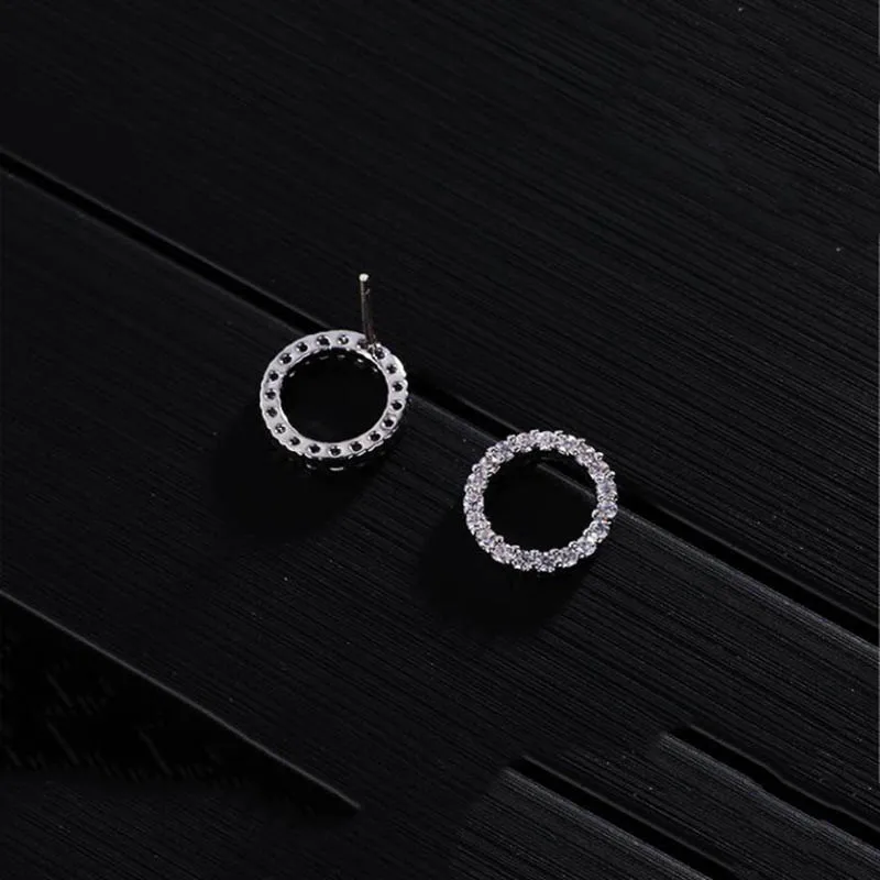 Minimalist Round Stud Earrings for Women 10mm Hollow Small Jewelry Cubic Zirconia Accessories Silver Earrings Wholesale
Minimalist Round Stud Earrings for Women 10mm Hollow Small Jewelry Cubic Zirconia Accessories Silver Earrings Wholesale