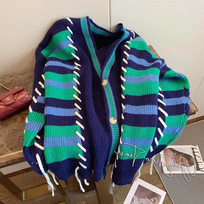 Clearance Pick up Withdrawal of counters in foreign trade malls Early autumn Korean version Color contrast stripe sweater Female
Clearance Pick up Withdrawal of counters in foreign trade malls Early autumn Korean version Color contrast stripe sweater Female
