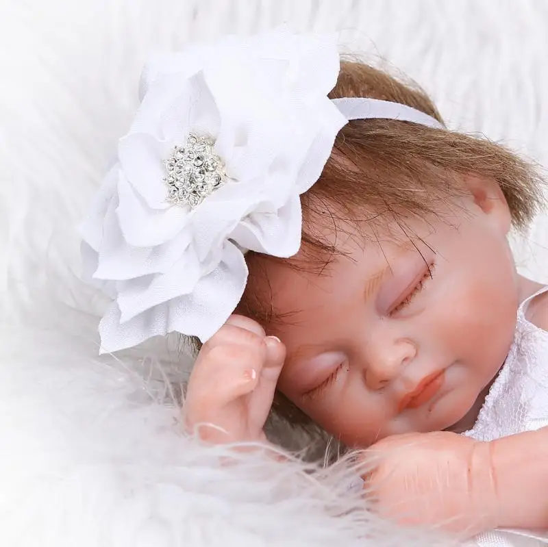 Flower White Dress Creative Cute Reborn Dolls Exquisite Xmas Gift Early Education Children's Friend House Playing Simulated Toy
Flower White Dress Creative Cute Reborn Dolls Exquisite Xmas Gift Early Education Children's Friend House Playing Simulated Toy