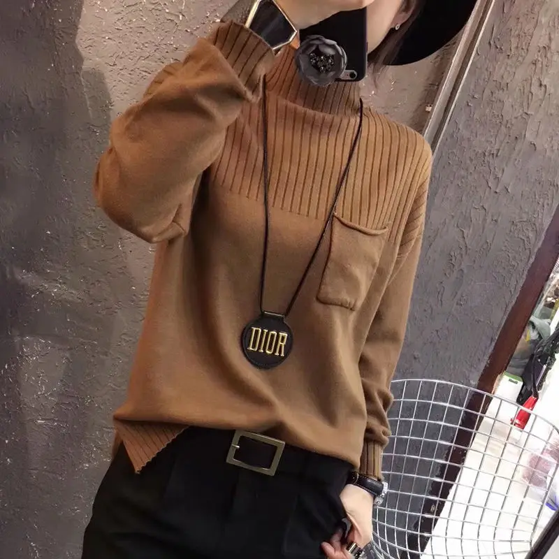 A new western style qiu dong outfit the tide render knit goods female long sleeves loose popular logo sweater
A new western style qiu dong outfit the tide render knit goods female long sleeves loose popular logo sweater