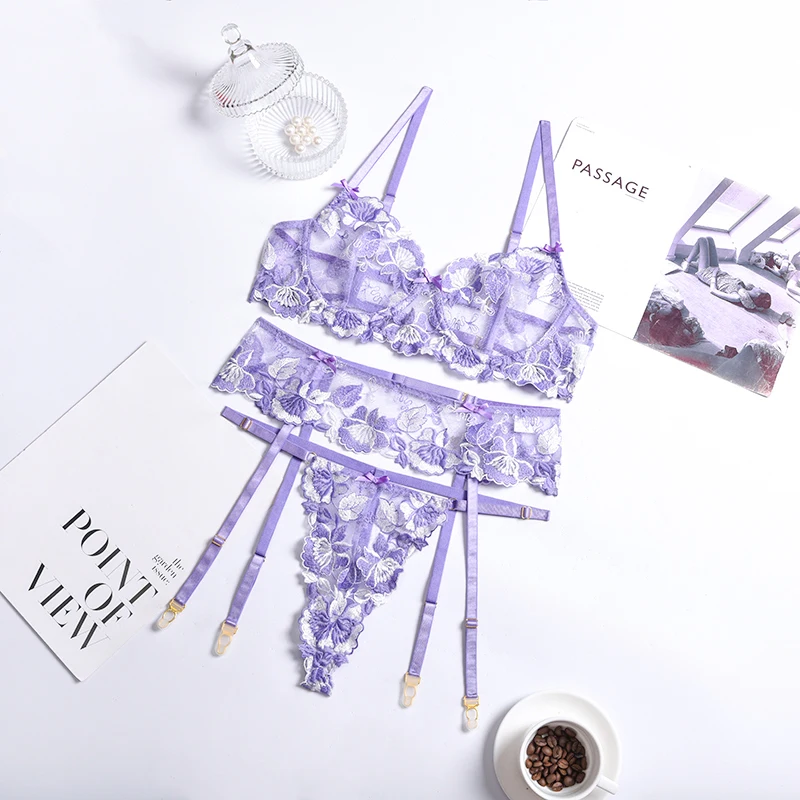 Women's t-pants flower Garter lace three piece set sexy body shaping underwear with steel ring
Women's t-pants flower Garter lace three piece set sexy body shaping underwear with steel ring