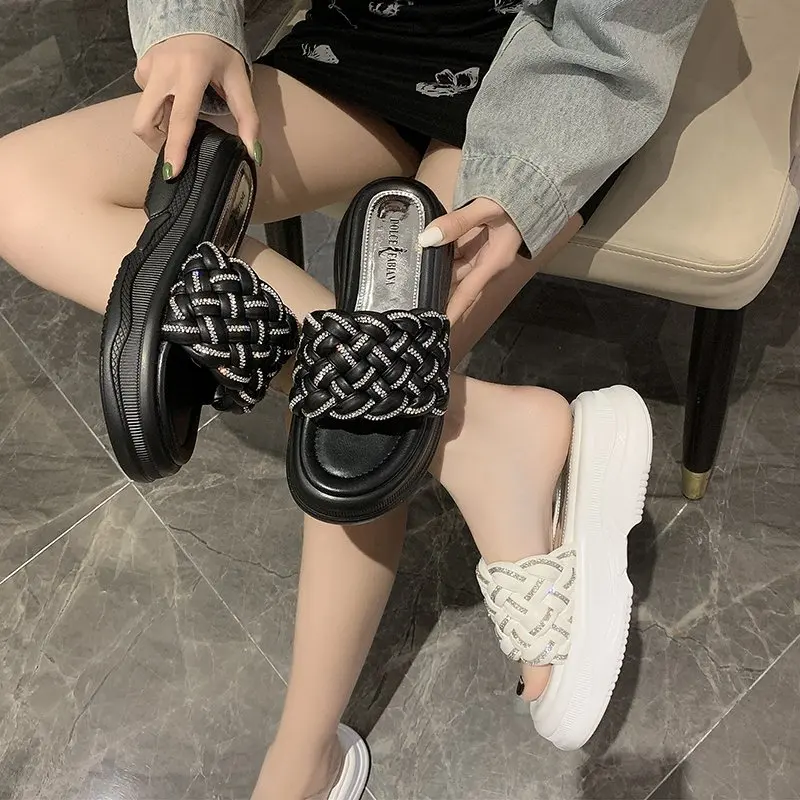 Rimocy Woven Crystal Platform Slippers Women Summer Outdoor Thick Bottom Beach Sandals Woman Comfortable Non Slip Rubber Slides 
Rimocy Woven Crystal Platform Slippers Women Summer Outdoor Thick Bottom Beach Sandals Woman Comfortable Non Slip Rubber Slides