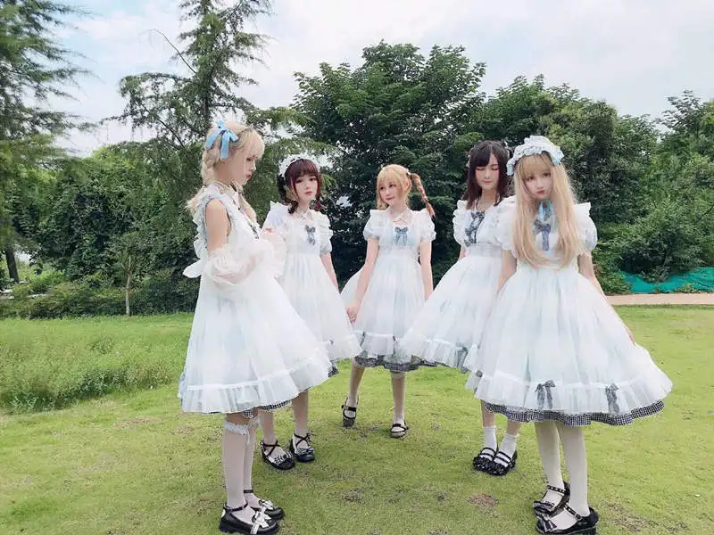 2020 New Summer tea party Japanese Girl Lolita Doll Collar Bow Waist Hugging sweet lolita Dress women lolita princess dress
2020 New Summer tea party Japanese Girl Lolita Doll Collar Bow Waist Hugging sweet lolita Dress women lolita princess dress