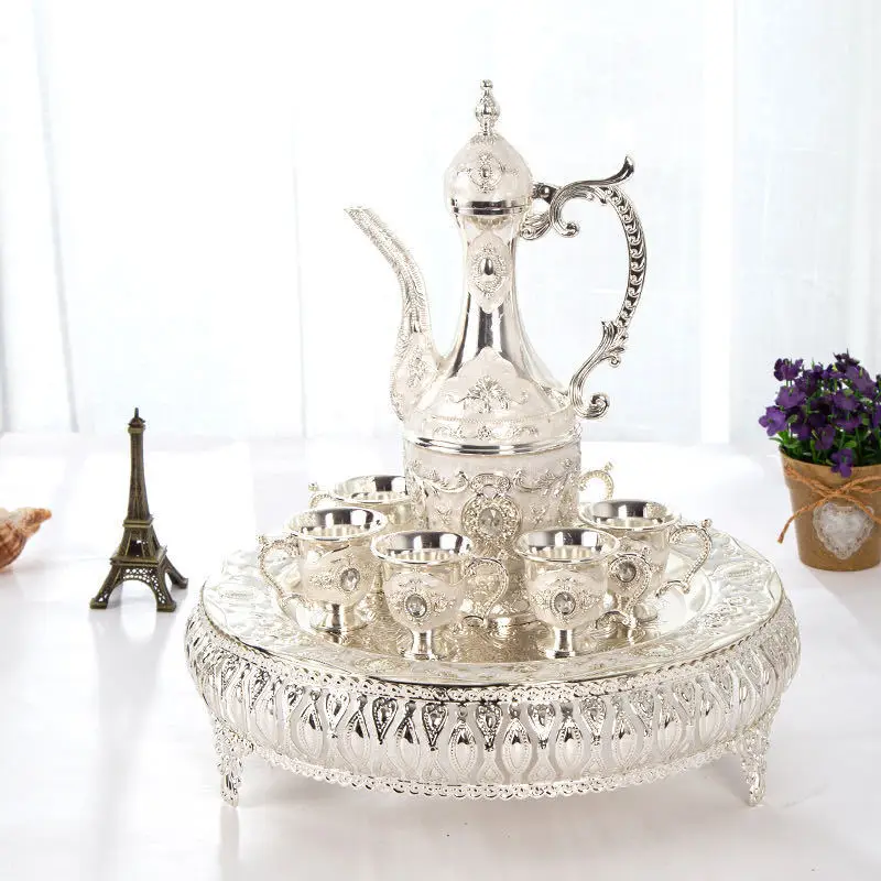 European high-plate wine set European antique home wine jug set Wedding creative alloy wine set
European high-plate wine set European antique home wine jug set Wedding creative alloy wine set