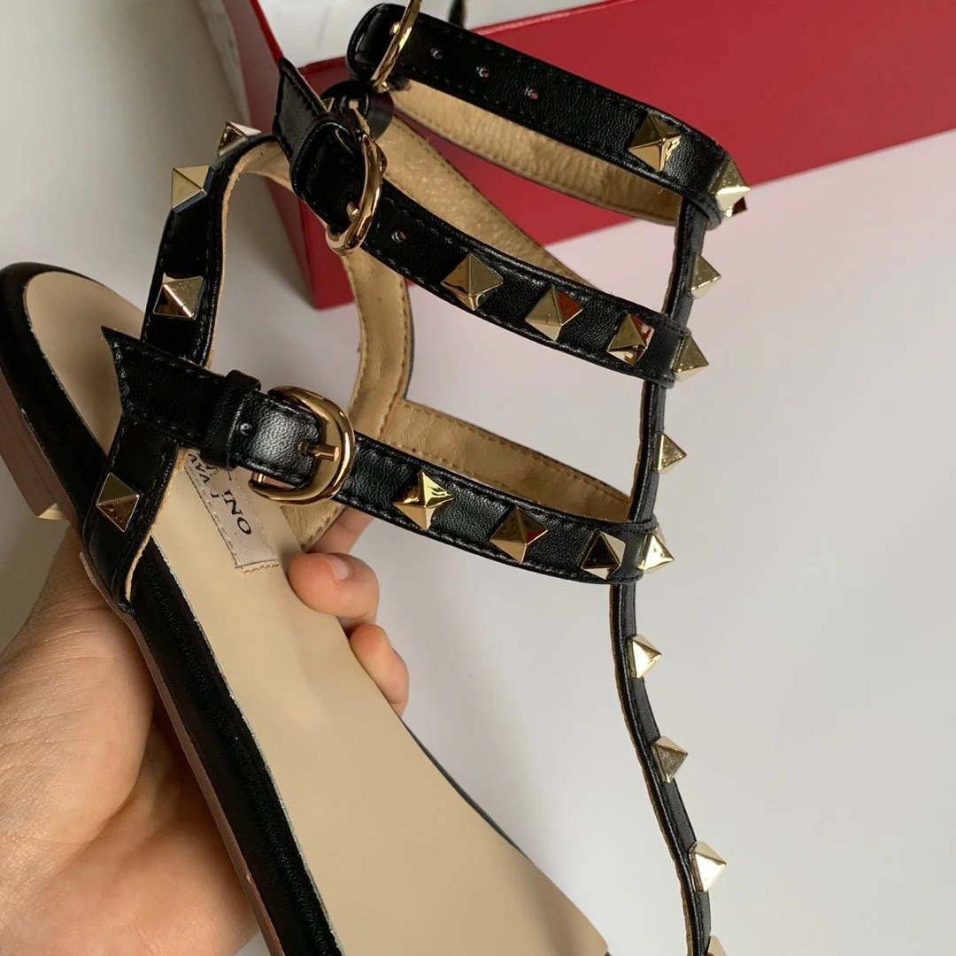 Luxury Brands Women's Fashion Rivet Sandals Summer Girl's Casual Sandals Leather Flat Flat Rivet Sandals Size 34-41
Luxury Brands Women's Fashion Rivet Sandals Summer Girl's Casual Sandals Leather Flat Flat Rivet Sandals Size 34-41