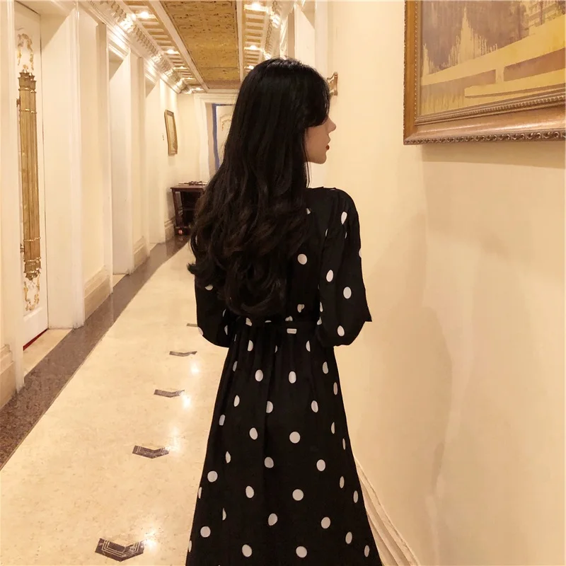 Spring and Autumn Women's Fashion Temperament V-neck Ladies Long Skirt Casual Half Sleeve Polka Dot Dress Women New 2020
Spring and Autumn Women's Fashion Temperament V-neck Ladies Long Skirt Casual Half Sleeve Polka Dot Dress Women New 2020