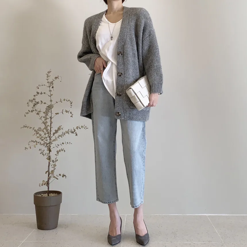 HziriP Fashion Loose OL V-neck Thick Sweater Women Cardigan Coat 2021 New Autumn Winter Elegant Top Long Sleeve Knitted Sweaters
HziriP Fashion Loose OL V-neck Thick Sweater Women Cardigan Coat 2021 New Autumn Winter Elegant Top Long Sleeve Knitted Sweaters