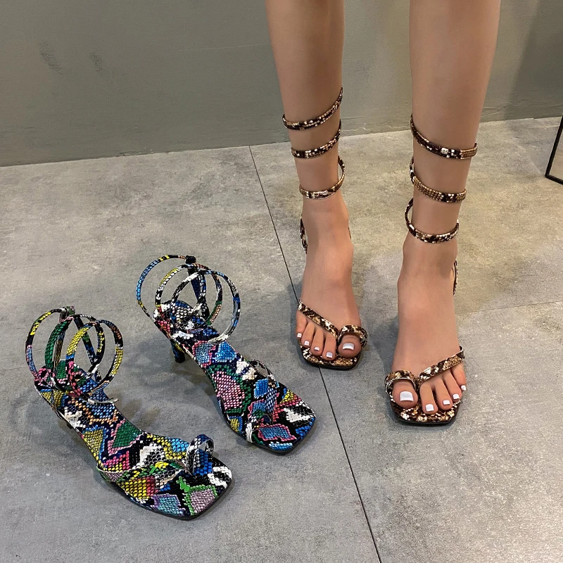2021 summer new style fashion sexy roman style snake print allover cross strap flat mid-heel outdoor female sandals
2021 summer new style fashion sexy roman style snake print allover cross strap flat mid-heel outdoor female sandals
