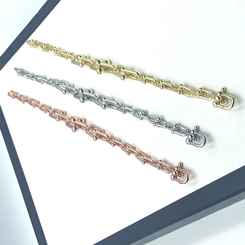1:1 925 sterling silver gradient U-shaped bracelet, exquisite craftsmanship, classic fashion 100% original jewelry gift
1:1 925 sterling silver gradient U-shaped bracelet, exquisite craftsmanship, classic fashion 100% original jewelry gift