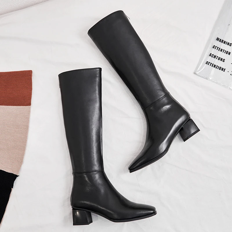 Women Long Boots Cow Leather low Heels office ladies dress shoes Woman Winter Women Knee High Boots Big Size 41 42 43
Women Long Boots Cow Leather low Heels office ladies dress shoes Woman Winter Women Knee High Boots Big Size 41 42 43