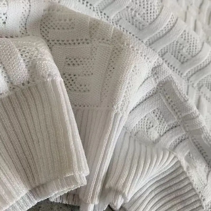 Double F letter short sleeve women spring/summer 2021 new round neck hollowed-out pullover design large size T-shirt top base
Double F letter short sleeve women spring/summer 2021 new round neck hollowed-out pullover design large size T-shirt top base