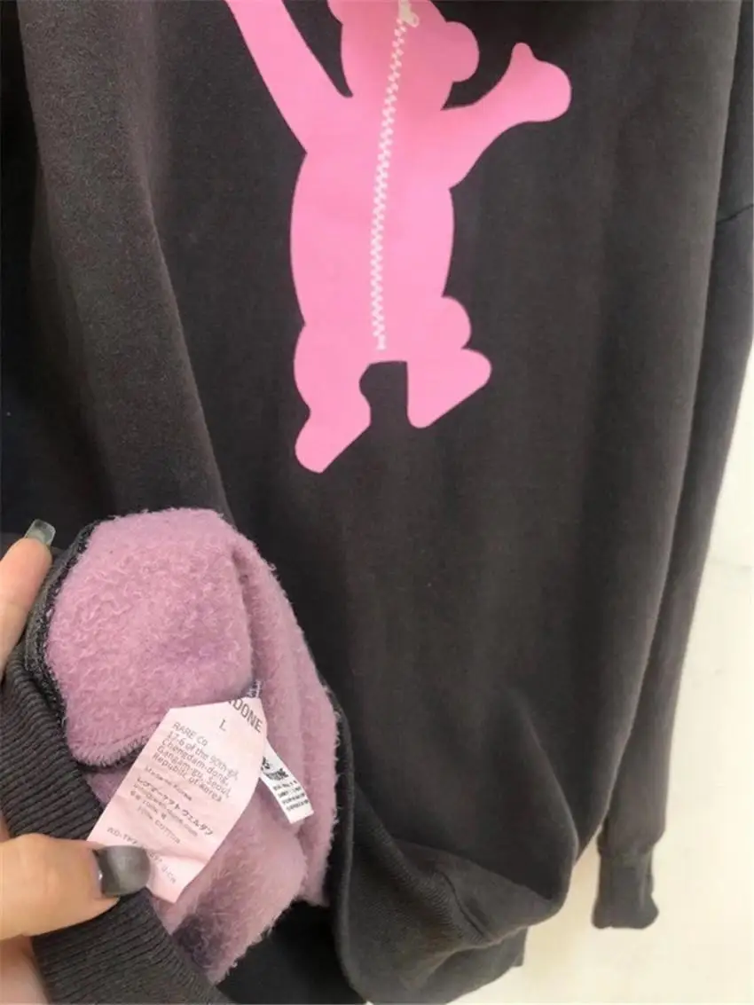 2020fw Bear print We11done Hoodies Men Women Streetwear Welldone Hoodie Hooded clothing streetwear harajuku
2020fw Bear print We11done Hoodies Men Women Streetwear Welldone Hoodie Hooded clothing streetwear harajuku