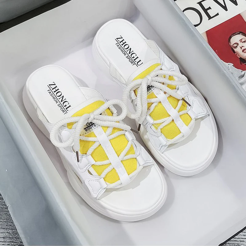 Hollow Sandals Outdoor Leather Slippers Fashion Platform 2022 New Summer Women's Shoes Thick-soled Flip Flops
Hollow Sandals Outdoor Leather Slippers Fashion Platform 2022 New Summer Women's Shoes Thick-soled Flip Flops