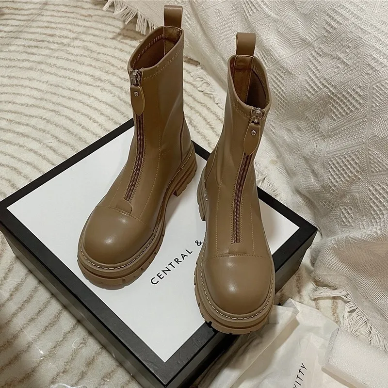 Thick-soled Martin boots women's boots autumn and winter short boots plus velvet zipper boots inner heightening boots
Thick-soled Martin boots women's boots autumn and winter short boots plus velvet zipper boots inner heightening boots