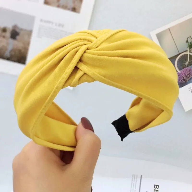 Japanese and Korean Version of Edging Hairpin Wide-brimmed Simple Middle Cross Headband Hair Accessories Adult Headband Korea
Japanese and Korean Version of Edging Hairpin Wide-brimmed Simple Middle Cross Headband Hair Accessories Adult Headband Korea