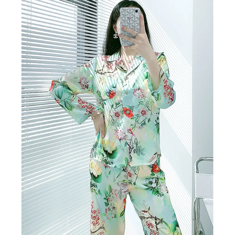 Lounge Sleepwear Pajamas women's new ice silk cardigan loose Soft long-sleeved plant flower home service two-piece suit
Lounge Sleepwear Pajamas women's new ice silk cardigan loose Soft long-sleeved plant flower home service two-piece suit
