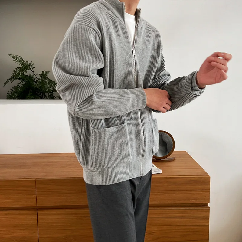 2021 Autumn Winter Sweater New Simple Thick Zipper Cardigan Korean Version of Men's Loose Knitted Jacket Temperament Sweater
2021 Autumn Winter Sweater New Simple Thick Zipper Cardigan Korean Version of Men's Loose Knitted Jacket Temperament Sweater