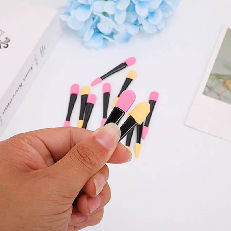 Double-Ended Eye Shadow Applicator Cosmetic Brushes Eyeshadow Eyeliner Sponge Lip Brush Disposable Makeup Eye Brush
Double-Ended Eye Shadow Applicator Cosmetic Brushes Eyeshadow Eyeliner Sponge Lip Brush Disposable Makeup Eye Brush