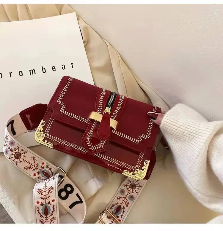 Luxury high-end design handbags fashion simple shoulder bag retro broadband messenger handbag purse
Luxury high-end design handbags fashion simple shoulder bag retro broadband messenger handbag purse