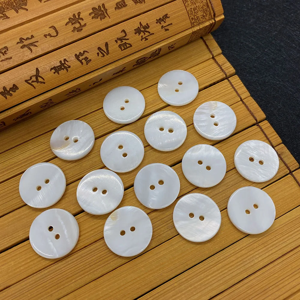 20 Pieces of Natural Freshwater Shell Pendants White Round Buttons Flower Button-shaped Carvings Handmade Jewelry Accessories
20 Pieces of Natural Freshwater Shell Pendants White Round Buttons Flower Button-shaped Carvings Handmade Jewelry Accessories