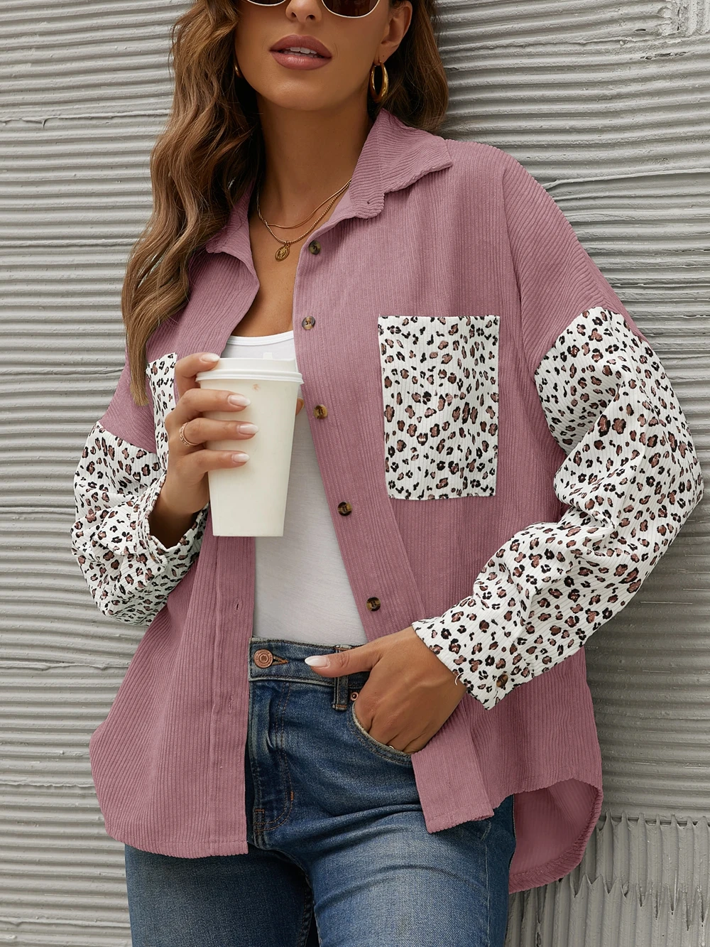 2022 plaid autumn and winter women's jacket thickened women's new women's corduroy loose leopard print
2022 plaid autumn and winter women's jacket thickened women's new women's corduroy loose leopard print