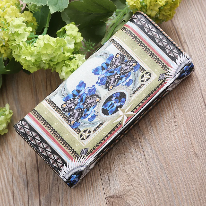 Fashion Multifunctional Women Wallet Color Printing Long Mobile Phone Bag Multi-layer Women Big Flower Color Matching Coin Purse
Fashion Multifunctional Women Wallet Color Printing Long Mobile Phone Bag Multi-layer Women Big Flower Color Matching Coin Purse