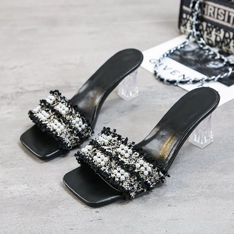 2021 Hot new slippers women furry slides for women summer fashion party slippers luxury beaded transparent thick heel flip flop
2021 Hot new slippers women furry slides for women summer fashion party slippers luxury beaded transparent thick heel flip flop