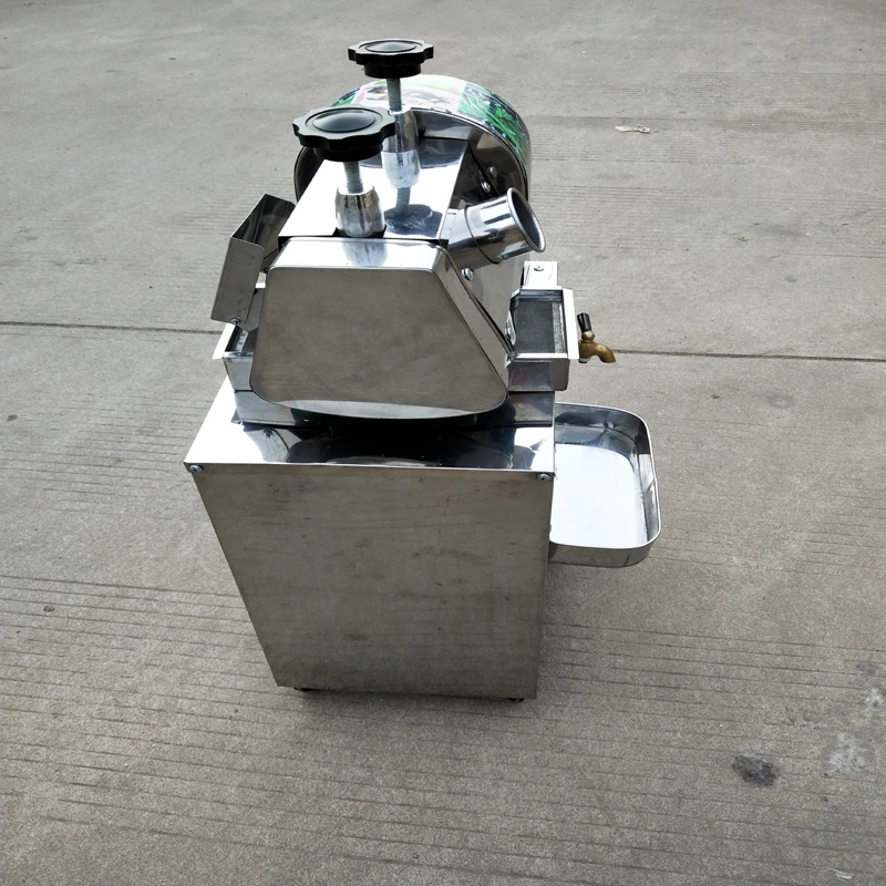 Stainless Steel Sugar Cane Juicer Small Body Large Capacity Automatic Fruit Juicer
Stainless Steel Sugar Cane Juicer Small Body Large Capacity Automatic Fruit Juicer