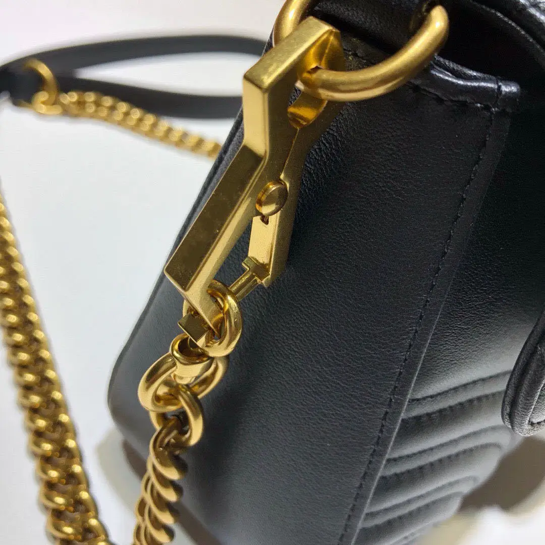2021 New Pattern Soft Sheepskin Messenger Bag Genuine Leather Handbag Women Luxury Brand Fold Clouds Package Corium Shoulder Bag
2021 New Pattern Soft Sheepskin Messenger Bag Genuine Leather Handbag Women Luxury Brand Fold Clouds Package Corium Shoulder Bag