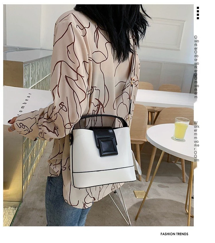 New Fashion Korean Style Wild Trend Handbags Ladies Shoulder Messenger Large Capacity Handbags
New Fashion Korean Style Wild Trend Handbags Ladies Shoulder Messenger Large Capacity Handbags