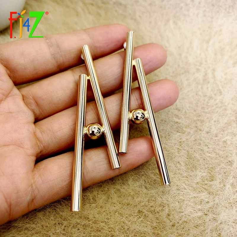 F.J4Z New Trend Earrings for Women Fashion Designer Tube Letter A Statement Earring Lady Club Jewelry Gifts Dropship
F.J4Z New Trend Earrings for Women Fashion Designer Tube Letter A Statement Earring Lady Club Jewelry Gifts Dropship