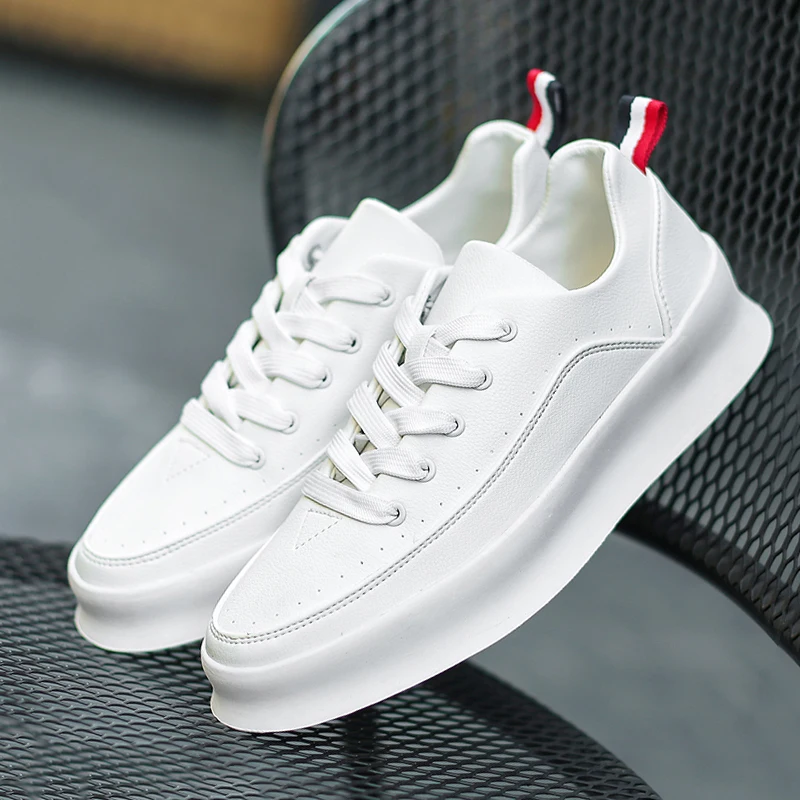 Men's white casual shoes board shoes leather thick bottom soft breathable skateboard sneakers fashion style sports shoes
Men's white casual shoes board shoes leather thick bottom soft breathable skateboard sneakers fashion style sports shoes