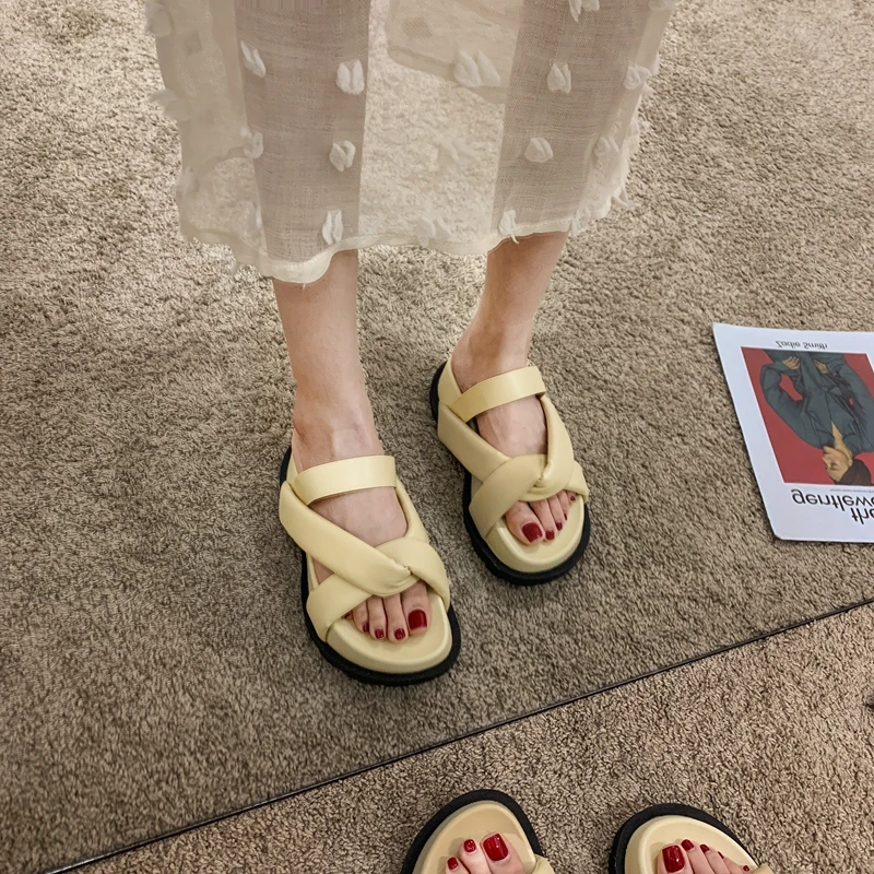 ELLALEE Slippers Women Summer 2021 New Fashion Wedges Soft Handmade Shallow Casual Y2K Style Outdoor Modern Female Slippers
ELLALEE Slippers Women Summer 2021 New Fashion Wedges Soft Handmade Shallow Casual Y2K Style Outdoor Modern Female Slippers