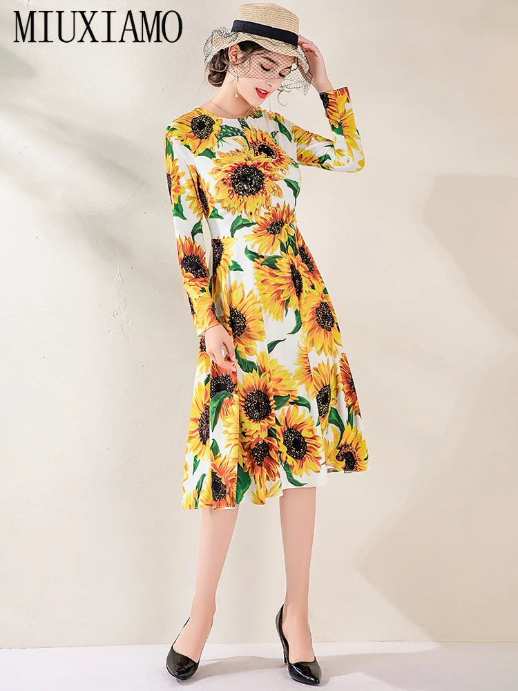 MIUXIMAO High Quality 2019 Fall&spring Dress Luxurious Vintage Diamonds Sunflower Print Elegant Casual Dress Women Vestidos
MIUXIMAO High Quality 2019 Fall&spring Dress Luxurious Vintage Diamonds Sunflower Print Elegant Casual Dress Women Vestidos