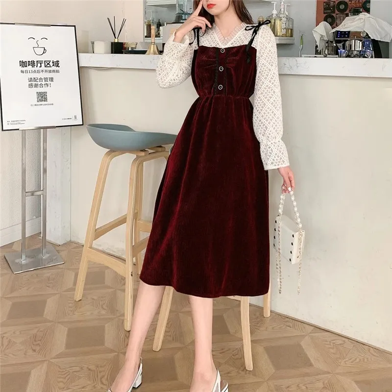 CBAFU autumn spring french style lace patchwork flare sleeve a-line dresses casual v neck women dress velvet vestidos new M281
CBAFU autumn spring french style lace patchwork flare sleeve a-line dresses casual v neck women dress velvet vestidos new M281