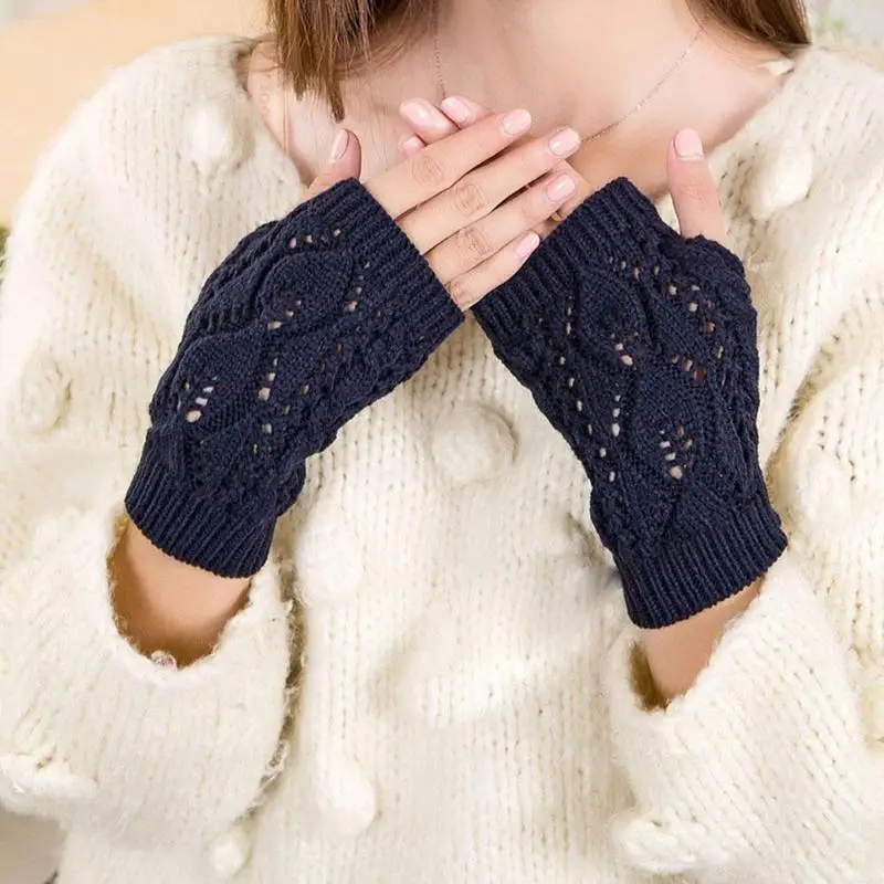 Warm Knitted Fingerless Gloves Hot Hollow Out Leaves Section Knitting Long Fingerless Long Wool Winter Mittens Y7A0
Warm Knitted Fingerless Gloves Hot Hollow Out Leaves Section Knitting Long Fingerless Long Wool Winter Mittens Y7A0