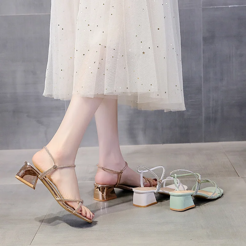 2021 Summer Luxury Sandals High Heels All-Match Buckle Strap Sale Of Women's Shoes Med Suit Female Beige Fashion High-heeled New
2021 Summer Luxury Sandals High Heels All-Match Buckle Strap Sale Of Women's Shoes Med Suit Female Beige Fashion High-heeled New