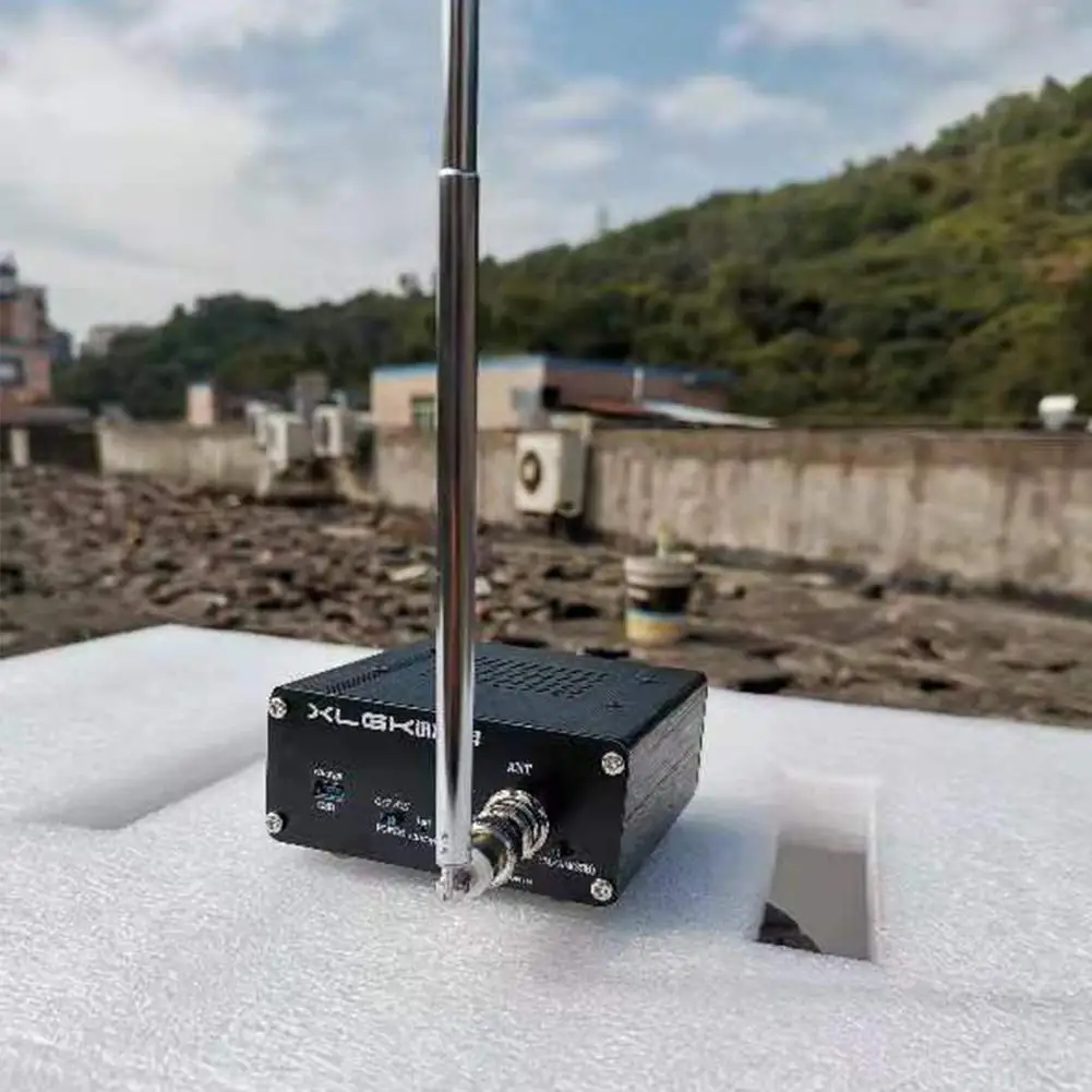 Собранный радиоприемник SI4732 для всех диапазонов FM AM (MW & SW) SSB (LSB & USB) с литиевой батареей + антенной + динамиком + чехлом
Собранный радиоприемник SI4732 для всех диапазонов FM AM (MW & SW) SSB (LSB & USB) с литиевой батареей + антенной + динамиком + чехлом