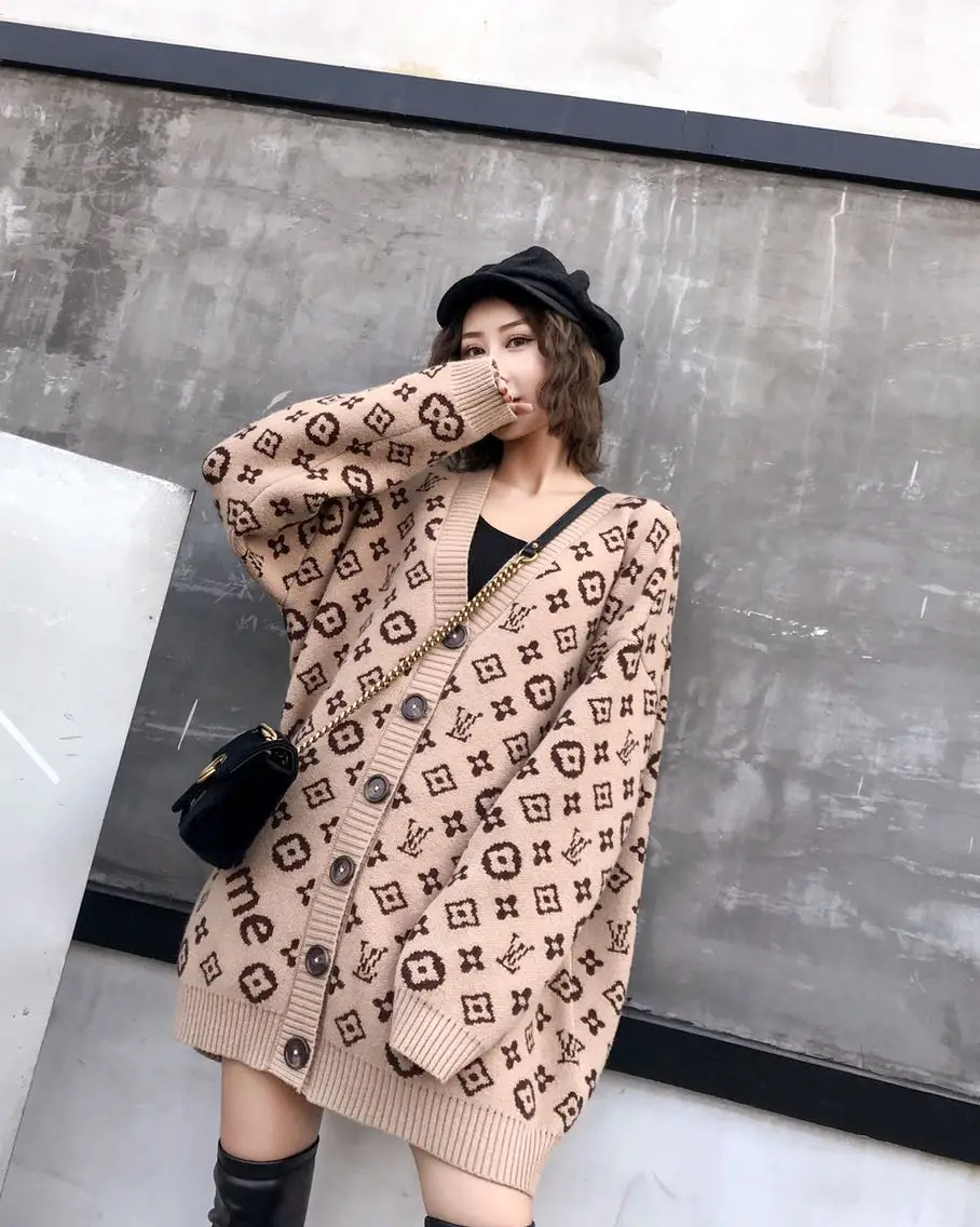 Sweater cardigan jacket female loose Korean student spring and autumn 2021 new sweater trend round button net red hot sale
Sweater cardigan jacket female loose Korean student spring and autumn 2021 new sweater trend round button net red hot sale