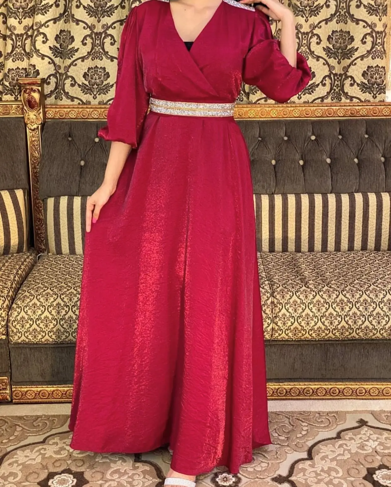 2021 Middle East Dubai Red Diamond Belt Puff Sleeve Evening Dress Turkey Long Model Muslim Prestigious Ladies Clothing
2021 Middle East Dubai Red Diamond Belt Puff Sleeve Evening Dress Turkey Long Model Muslim Prestigious Ladies Clothing