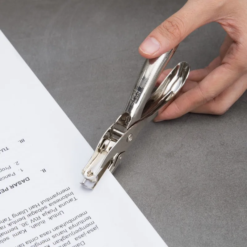 Deli High Quality Hole Punch Full Metal Structure Easy to Press Hold Anti-Corrosion Convenient to Dispose of Shredded Paper
Deli High Quality Hole Punch Full Metal Structure Easy to Press Hold Anti-Corrosion Convenient to Dispose of Shredded Paper
