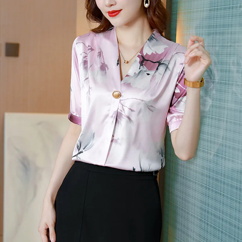 Women's Blouse Silk Printed Top for Women Vintage Short Sleeve Blouses Sexy V-neck Button Female Clothing 2021 Basic Womens Tops
Women's Blouse Silk Printed Top for Women Vintage Short Sleeve Blouses Sexy V-neck Button Female Clothing 2021 Basic Womens Tops
