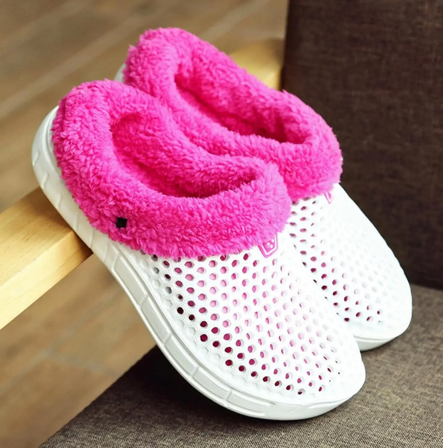 Winter Warm Fur Men Slippers Home Indoor Plush House Shoes Man Indoor Bedroom House Shoes EVA Female Plush Slipper size 36-45
Winter Warm Fur Men Slippers Home Indoor Plush House Shoes Man Indoor Bedroom House Shoes EVA Female Plush Slipper size 36-45
