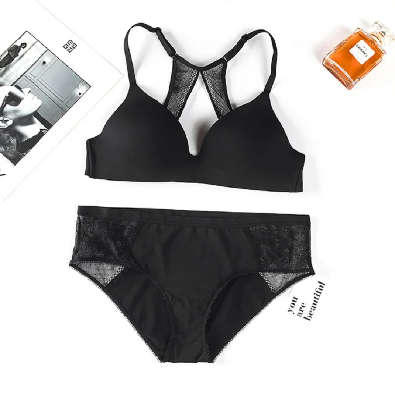 New women's glossy thin cup bra set, comfortable underwear and panties set without steel support, sexy lace bra 
New women's glossy thin cup bra set, comfortable underwear and panties set without steel support, sexy lace bra