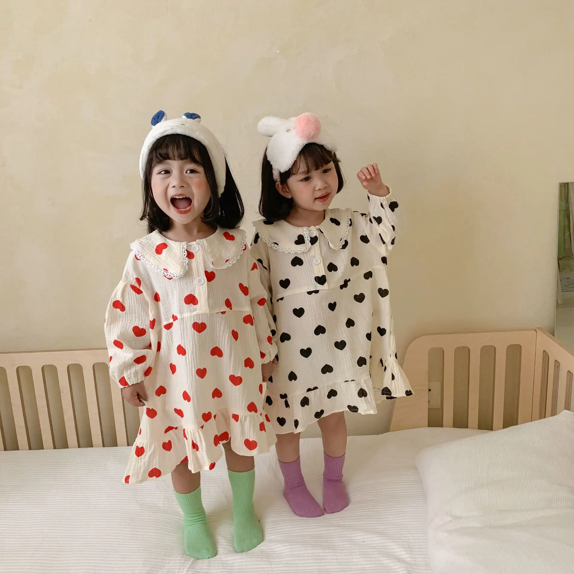 Spring and Autumn Girls' Home Dress Nightgown Dress Children's Baby Love Cotton Gauze Long Sleeve Baby Princess Dress.
Spring and Autumn Girls' Home Dress Nightgown Dress Children's Baby Love Cotton Gauze Long Sleeve Baby Princess Dress.