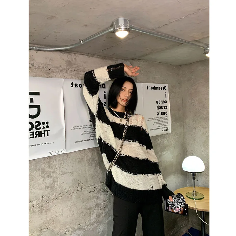 New Vintage Fashion Women Long Sleeve Jumpers Sexy Knit Sweater Hole Y2k Autumn Striped Pullovers Spring Tops Female Streetwear
New Vintage Fashion Women Long Sleeve Jumpers Sexy Knit Sweater Hole Y2k Autumn Striped Pullovers Spring Tops Female Streetwear